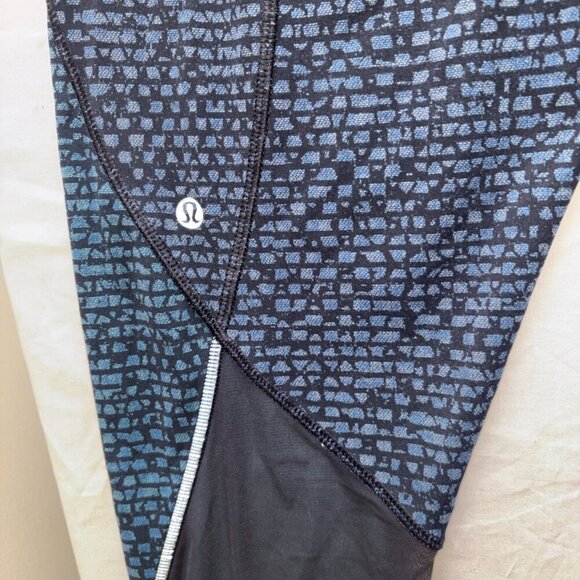 Lululemon Free Runner Crop Size 10 Shatter Weave Desert Teal Alberta Lake/Black - Picture 2 of 8